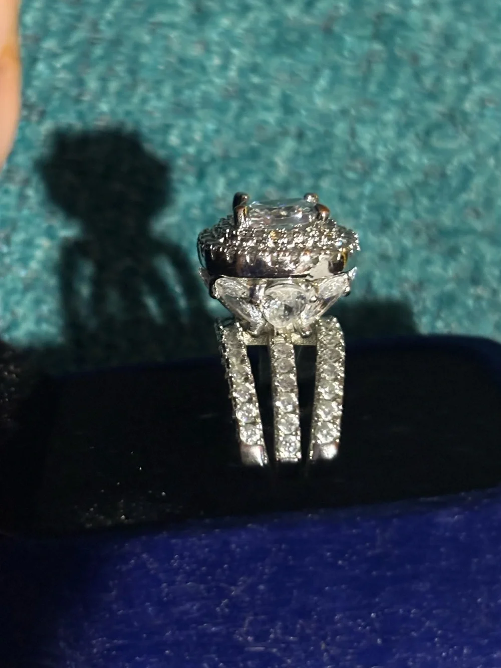 NWT Beautiful cubic zirconia ring in Silver-tone setting, dazzling, size 9